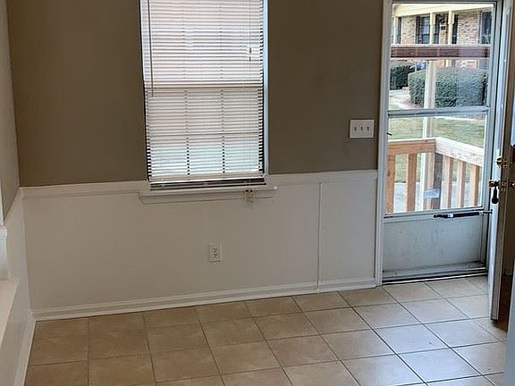 4th image of 3122 Dove Ct APT A