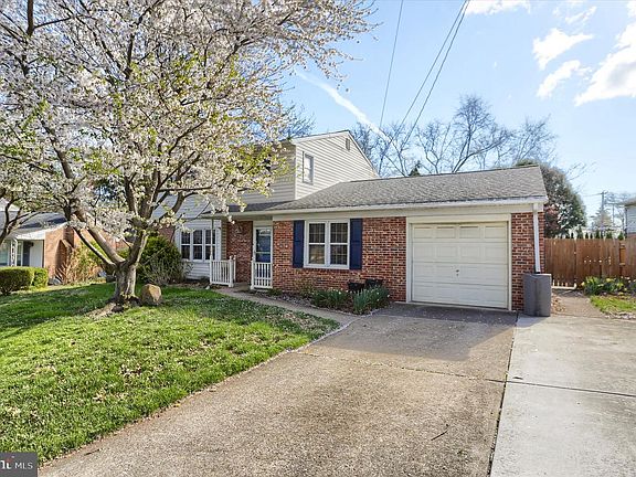 3rd image of 437 Appletree Rd