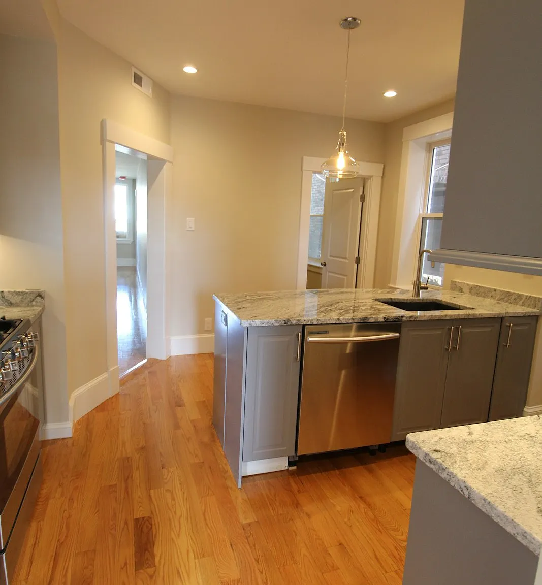 38 Frankfort Street, Unit 3 — Photo 2