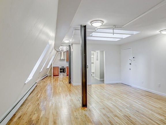 3rd image of 77 Pearl St APT 3B