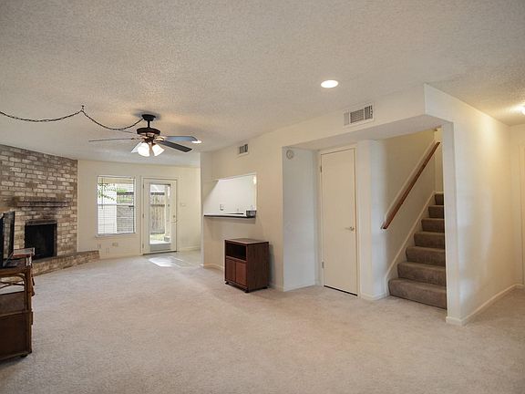 3rd image of 7919 Ellinger Ln #770