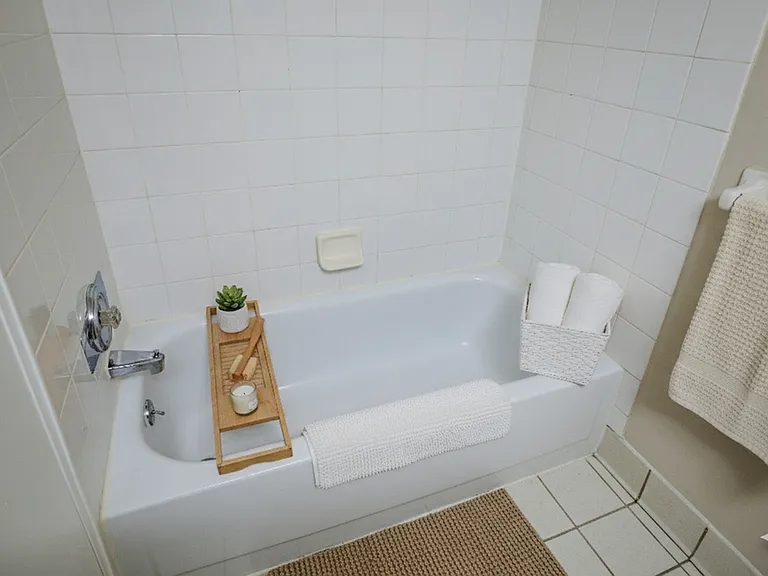 Radcliff 2 Bed Bathroom Radcliff 2 Bed Bathroom