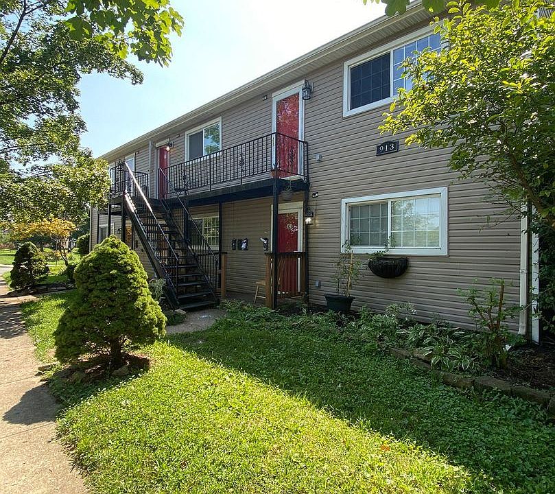 1st image of 913 Mooberry St #C