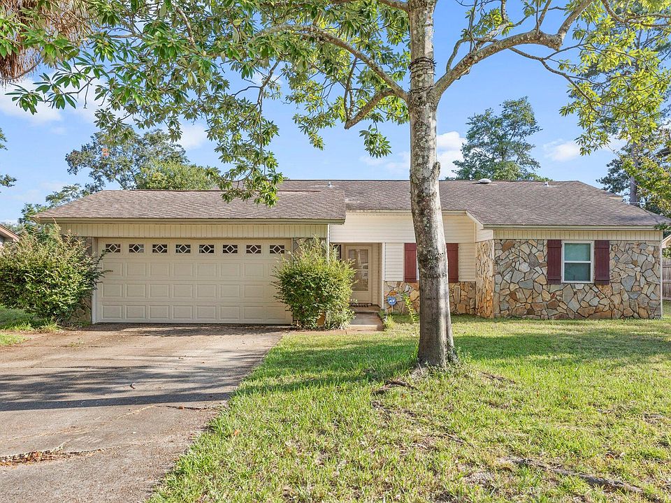 1st image of 1018 Darlington Oak Dr
