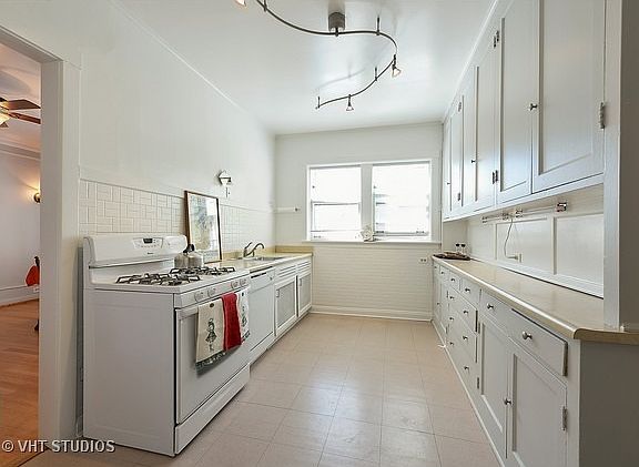 4th image of 1064 W North Shore Ave APT 1