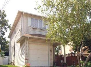 36A 6th St, Garden City Park, NY 11040