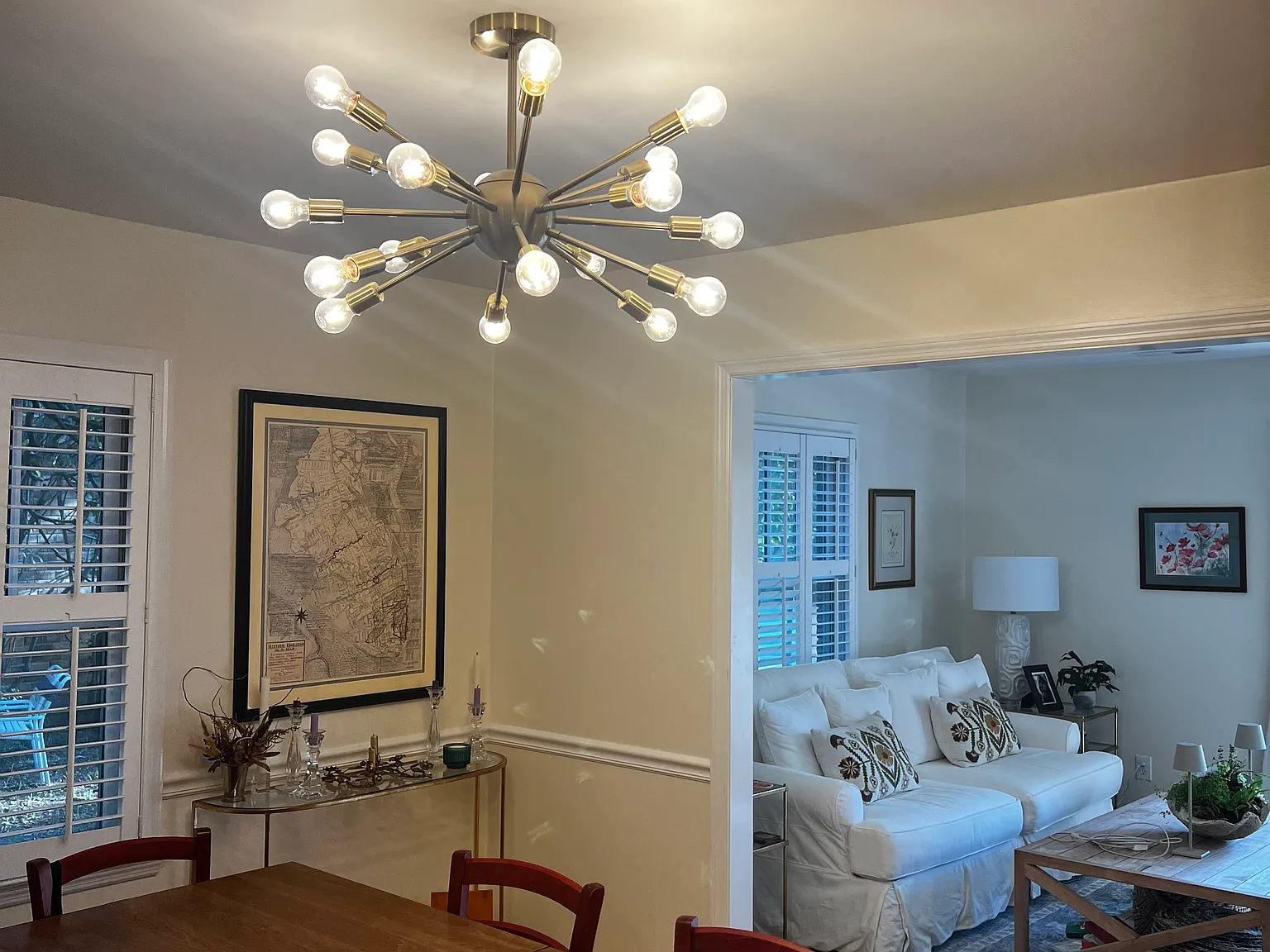 4 bed, 2.5 bath, 2300 sqft, $5,400 — Photo 2
