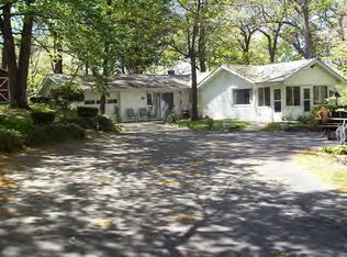 25 Sycamore Dr, Decatur, IL 62521