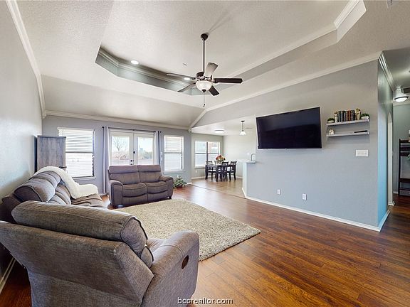 4th image of 10200 Diana Dr