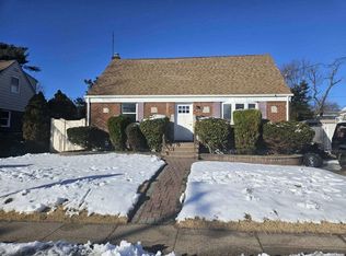 371 Hendrickson Ave, Valley Stream, NY 11580
