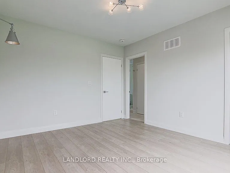 115 Livingstone Ave #UPPER — Photo 35