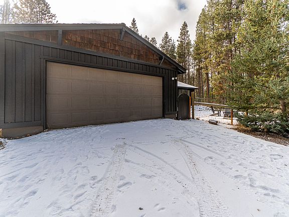 3rd image of 17376 Lively Ln