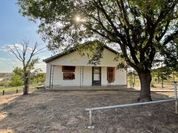 104 3rd St, Sanford, TX 79078