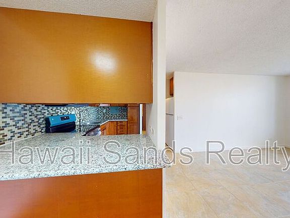 2nd image of 2015 Lime St APT 205