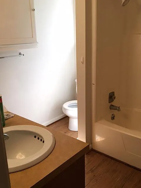 2 bed, 827 sqft, $1,200 — Photo 2