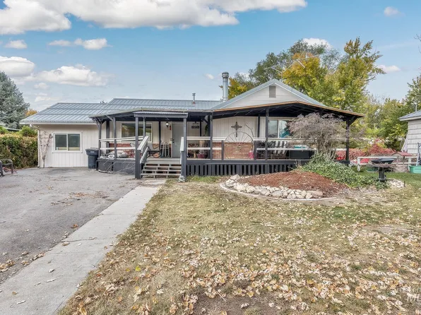 842 W Butterfield St, Weiser, ID 83672