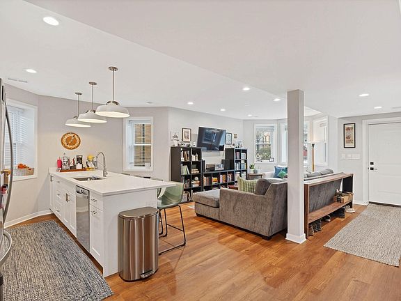 4th image of 4207 N Damen Ave #1
