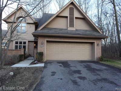 6685 Heron Pt, West Bloomfield, MI, 48323