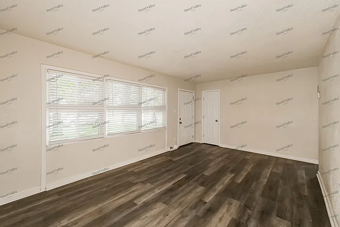 2 bed, 1.0 bath, 792 sqft, $1,195 — Photo 3