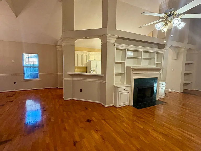 213 Carrington Ln — Photo 18