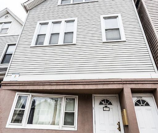 2nd image of 3256 N Southport Ave #3B