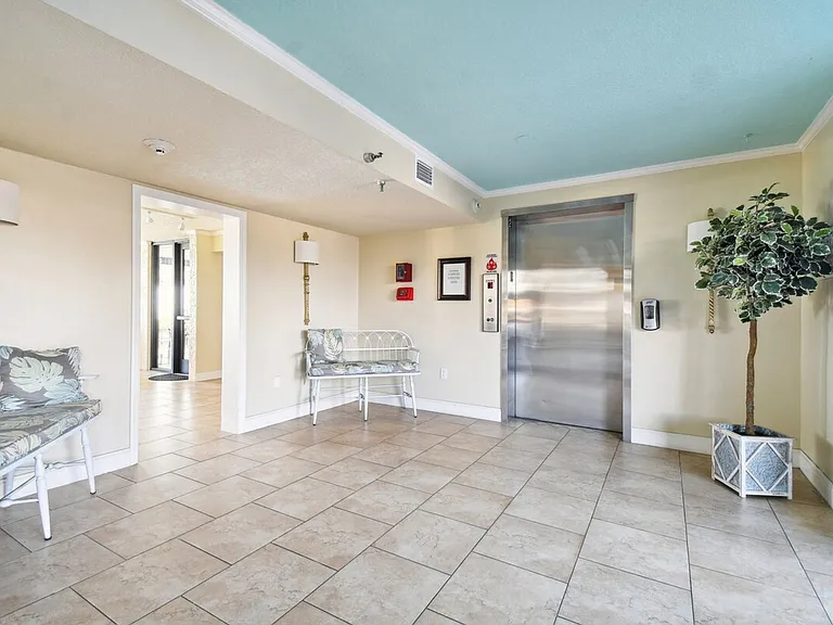 15400 Gulf Blvd #ID1386049P — Photo 34