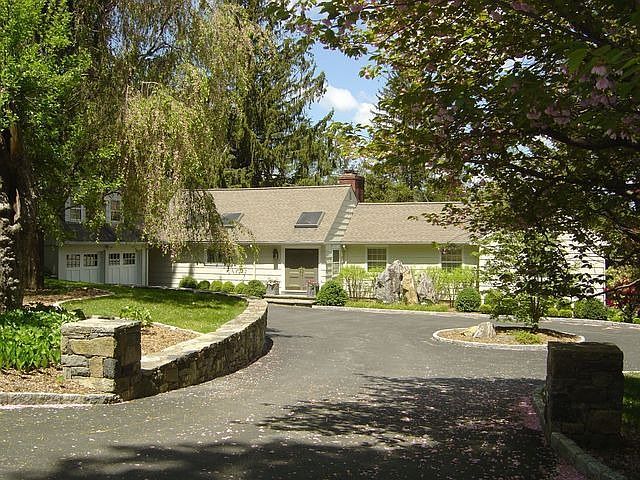 1st image of 1 Palmer Ln W