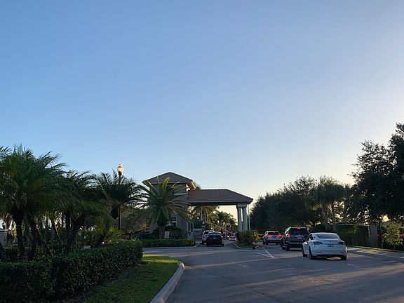 5th image of 2066 SW Providence Pl