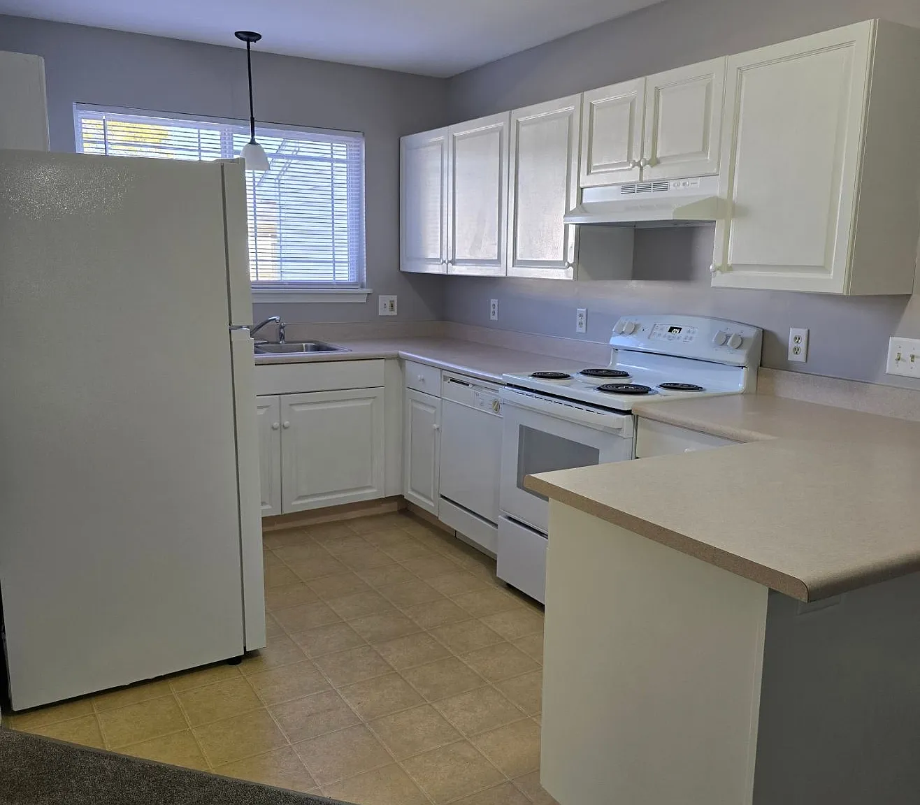 2 bed, 1.5 bath, 1056 sqft, $1,725 — Photo 2
