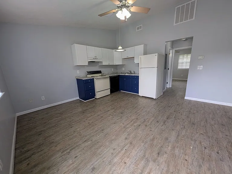 1235 Continental Ct — Photo 4