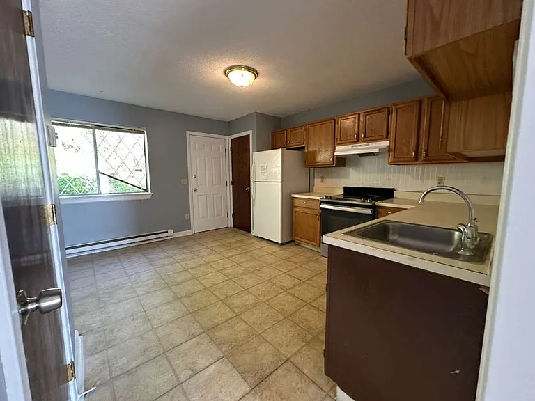 176 Lincoln St #9 — Photo 1
