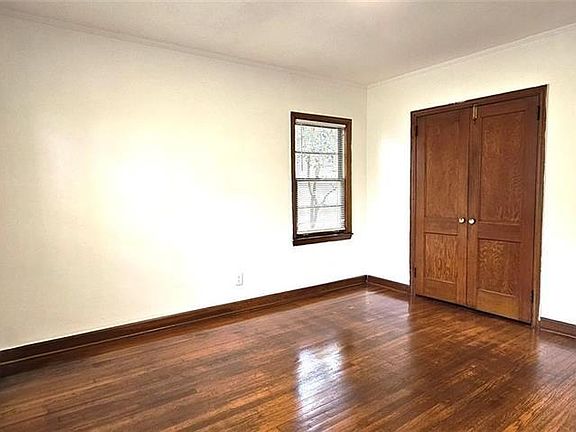 5th image of 320 Adair St