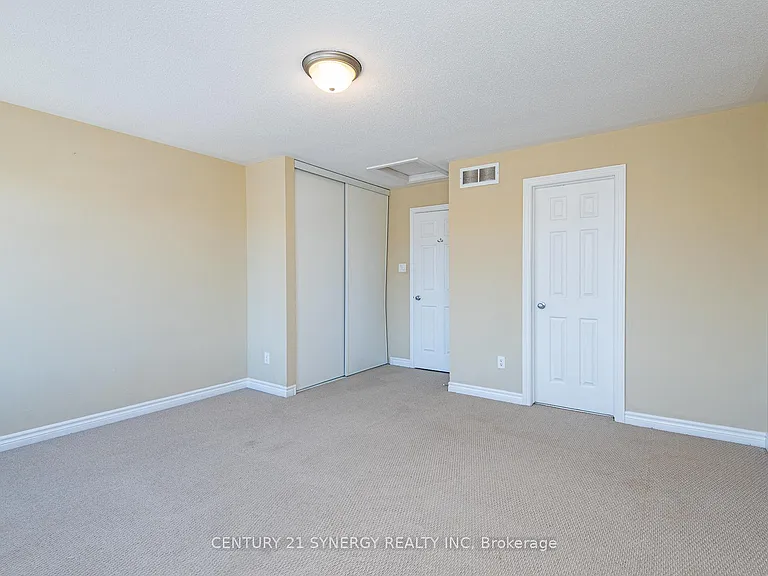 2228 Tenth Line Rd — Photo 33