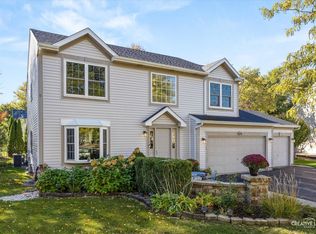 540 Waterford Dr, Oswego, IL 60543