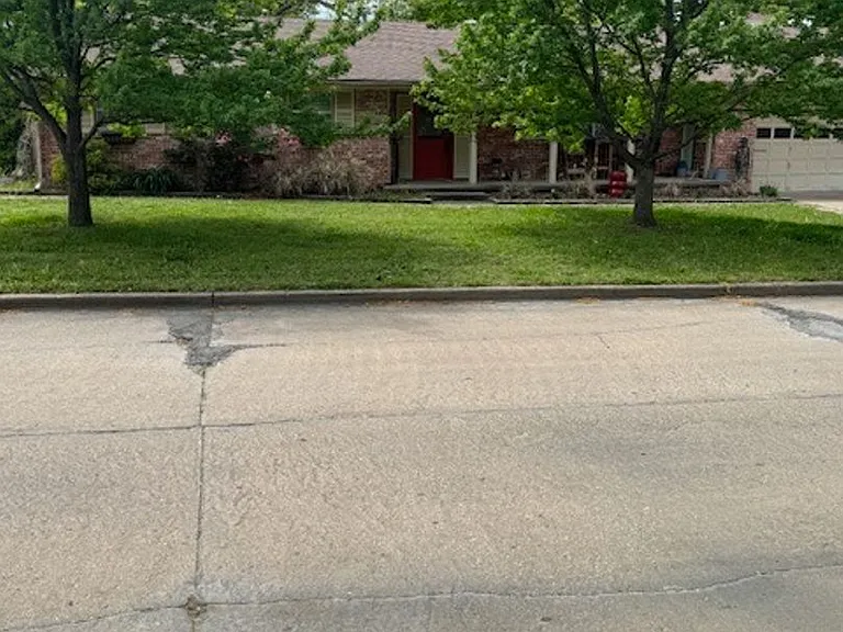 1217 SE Greystone Ave — Photo 2