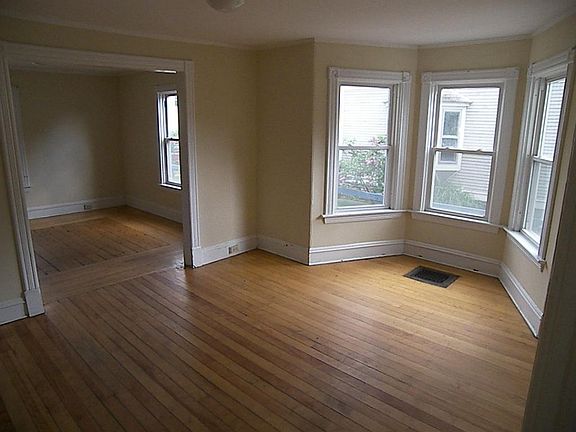 5th image of 291 Colchester Ave
