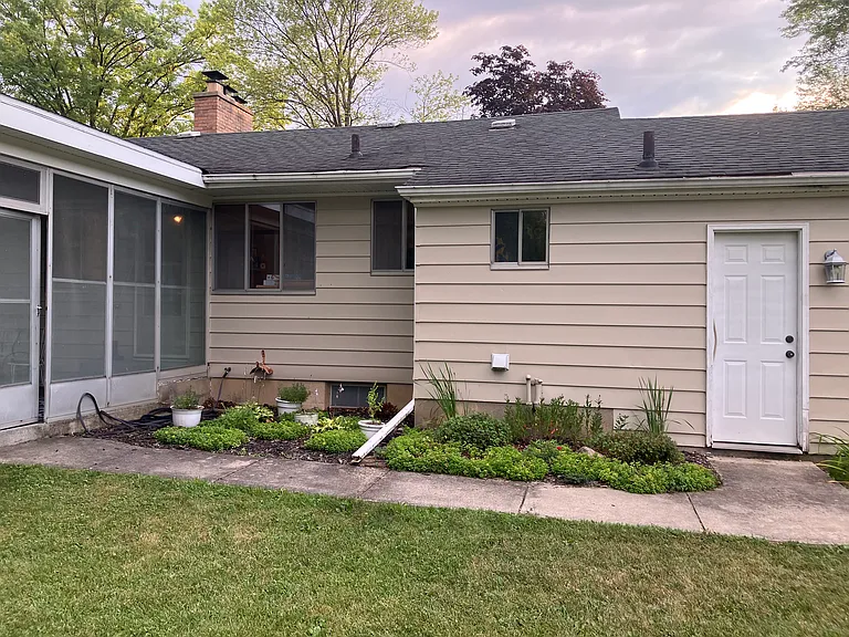 4154 Daner Dr — Photo 2