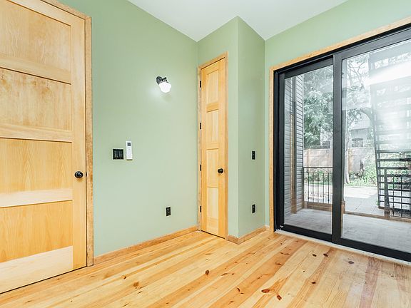 3rd image of 212 Starr St #1C