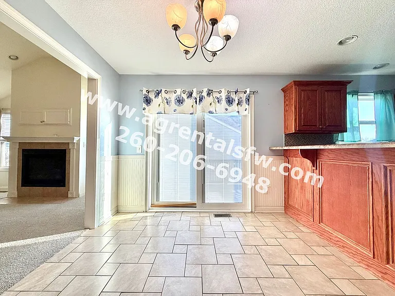 8819 Strathmore Ln — Photo 14