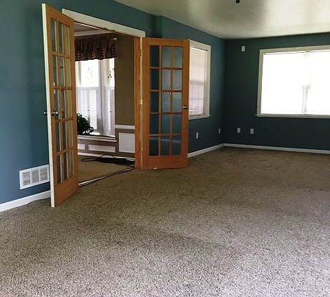 5th image of 634 Riverview Dr