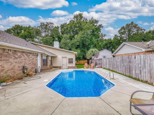 698 Valley Ridge Way, Pensacola, FL 32514