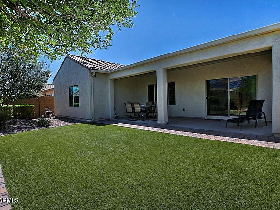3rd image of 7026 W SPRINGFIELD Way
