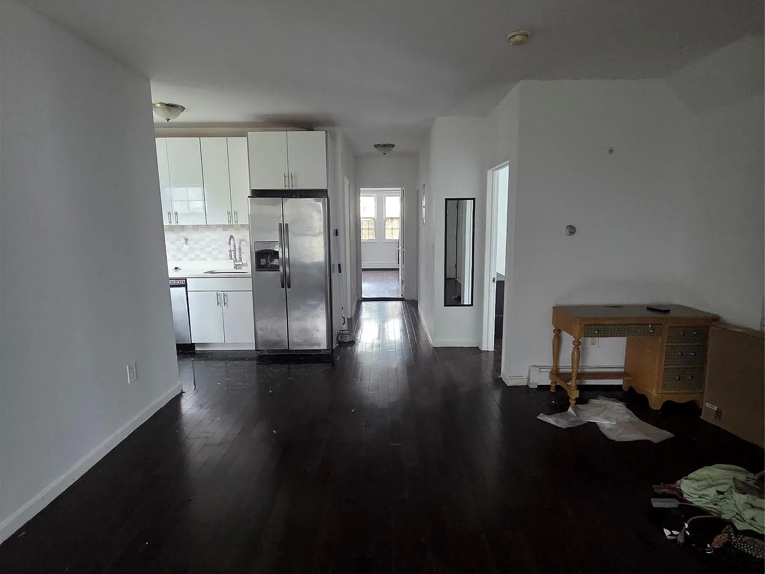 3 bed, 1.0 bath, 1767 sqft, $3,000 — Photo 2