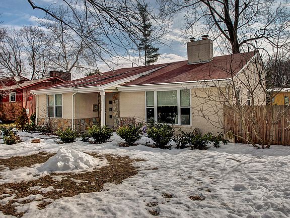 4th image of 2306 Blaine Dr