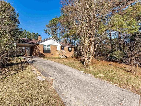 3rd image of 309 Saddletrail Rd