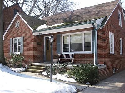 1st image of 1472 Parkwood Rd