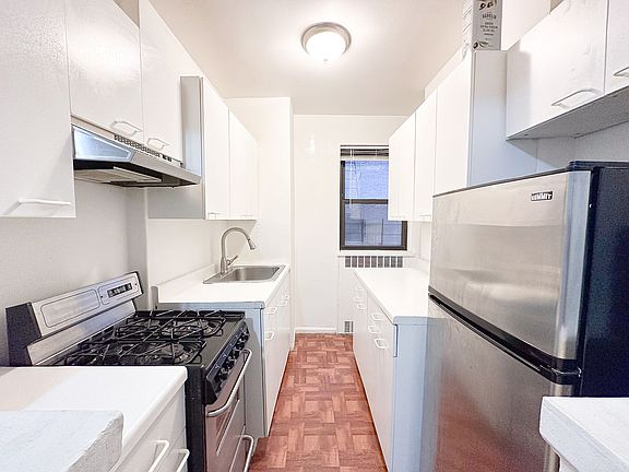 5th image of 315 E 56th St #B3