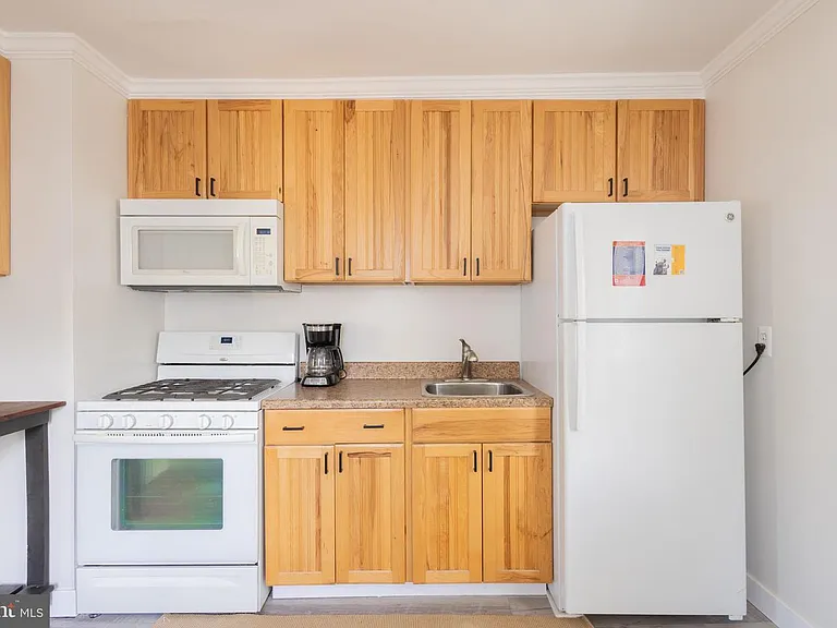 1303 Bay Ridge Ave — Photo 8
