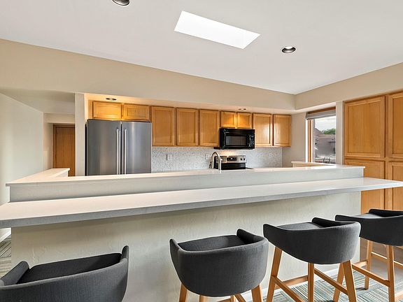 2nd image of 7 S Shadow Creek Pl