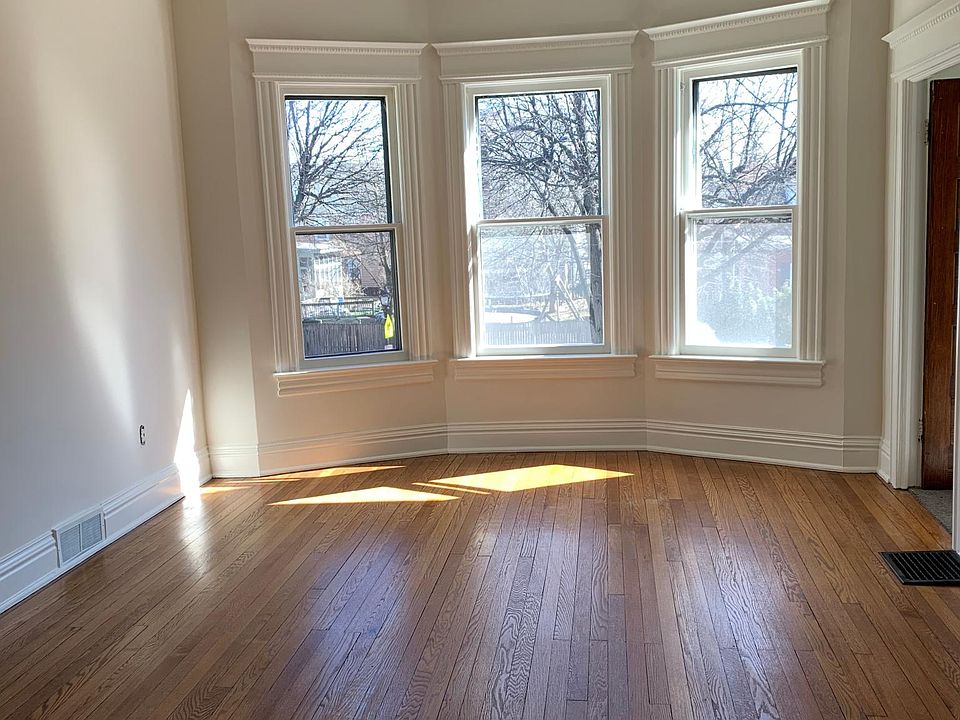 1st image of 332 Woodward Ave